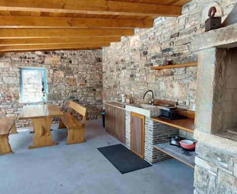 Villa indigène en pierre à Lovrec avec un domaine spacieux de 9000 m². - pic 33