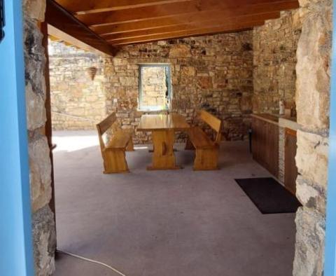 Villa indigène en pierre à Lovrec avec un domaine spacieux de 9000 m². - pic 35
