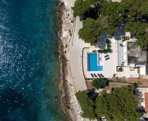 New villa on Brac on the 1st line to the sea, with boat mooring - pic 10