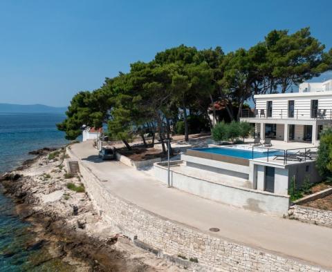 New villa on Brac on the 1st line to the sea, with boat mooring - pic 40