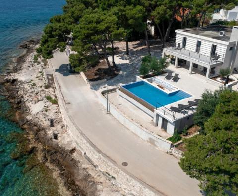 New villa on Brac on the 1st line to the sea, with boat mooring - pic 9