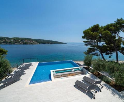 New villa on Brac on the 1st line to the sea, with boat mooring - pic 11