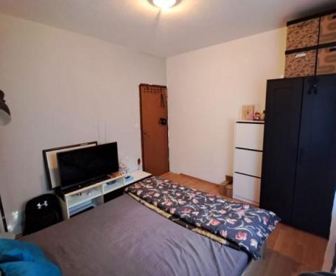 Prostorný byt za nízkou cenu v přízemí v Novigradu - pic 6
