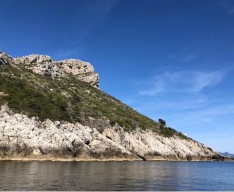 Vonzó építési telek 150 m-re a tengertől Sipan szigeten Dubrovnik közelében! 