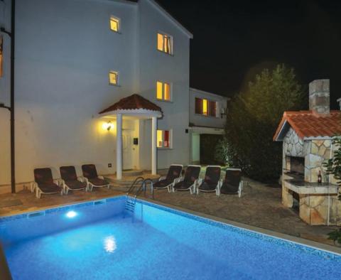 Апартамент из 4 квартир с бассейном всего в 80 метрах от моря в Ражане, район Рогозница - фото 31