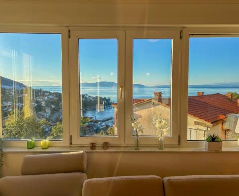 Большая квартира с террасой, панорамным видом на море, в 250 метрах от пляжа в Ичичи недалеко от Опатии. - фото 5