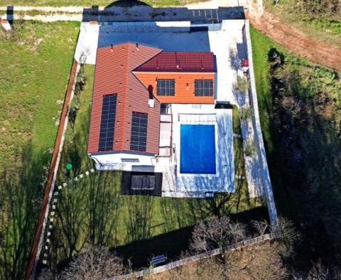 Villa avec piscine et panneaux solaires quartier Barban - pic 5