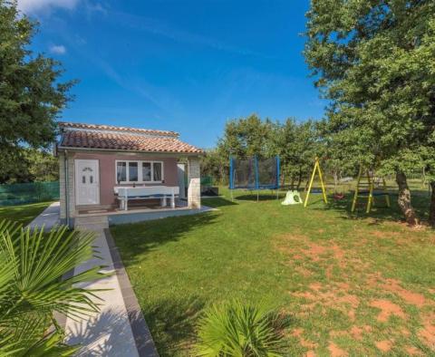Spacious idyllic property on 21163 sq.m. of land in Rovinj outskirts, with sea views, cca. 6 km from the sea - pic 25