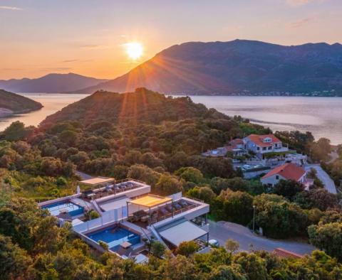 Vente groupée de deux villas modernes de luxe à Korčula à 50 mètres de la mer - pic 4