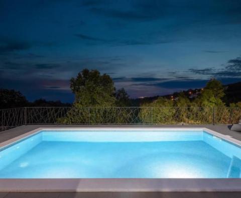 Moderní vila s bazénem a výhledem na moře v Opatiji - pic 5