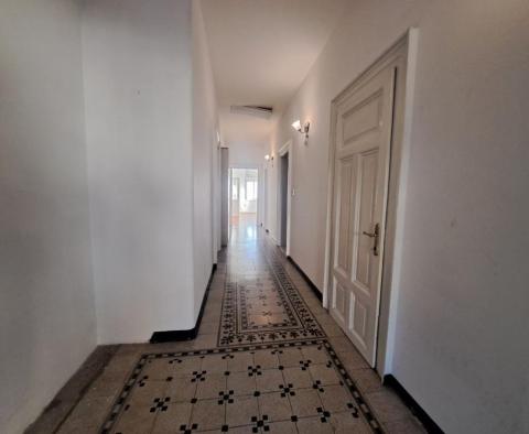 The entire floor of an Austro-Hungarian villa with a private entrance, two terraces and a garden in Opatija - pic 6