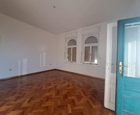 Egy osztrák-magyar villa teljes emelete külön bejárattal, két terasszal és kerttel Abbáziában - pic 19