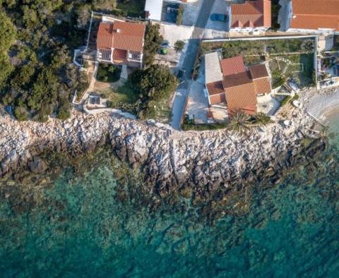 Villa en bord de mer dans un superbe emplacement sur l'île romantique de Vis - pic 2
