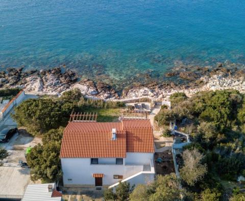 Villa en bord de mer dans un superbe emplacement sur l'île romantique de Vis - pic 3