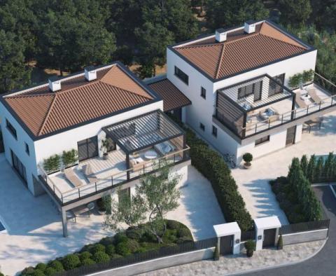 Terrain dans la région de Poreč avec permis de construire pour 2 villas 