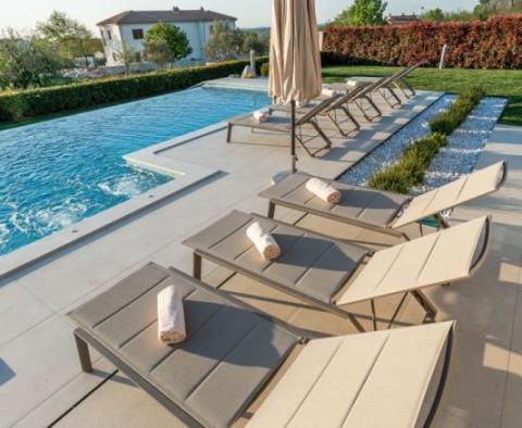 Belle villa de luxe avec piscine à Kastelir, région de Porec - pic 9