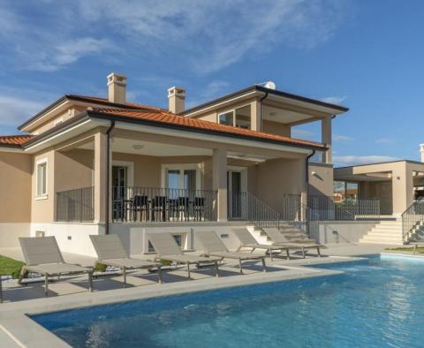 Wunderschöne Luxusvilla mit Pool in Kastelir, Porec - foto 3