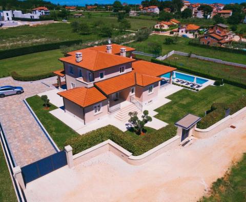 Belle villa de luxe avec piscine à Kastelir, région de Porec - pic 49