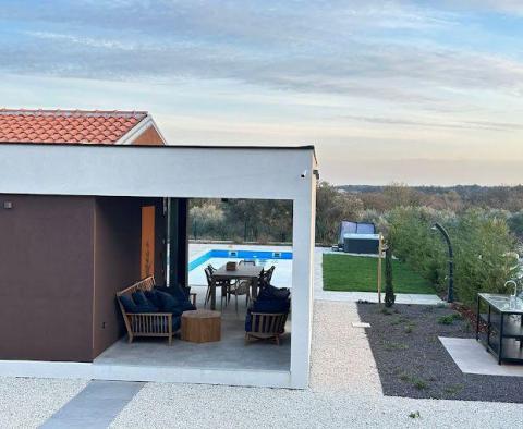 Modern single-family villa on the edge of the village in Porec region - pic 4