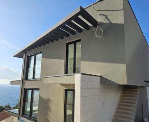 Új, modern apartman lenyűgöző kilátással a tengerre a Ciovo-félszigeten - pic 11