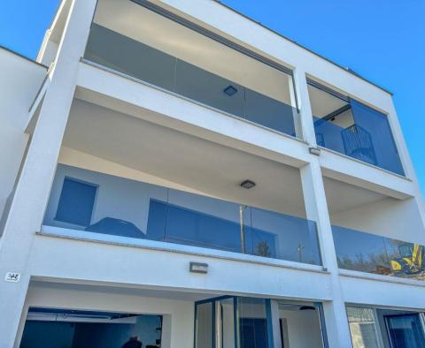 Penthouse + Apartment in einem Neubau in Meeresnähe mit Aussicht, Garagen-Paketverkauf in Dramalj - foto 4