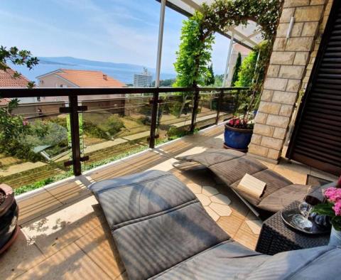 Apart-house with 4 apartments and sea view in Crikvenica, 400 meters from the sea, with amazing sea views 