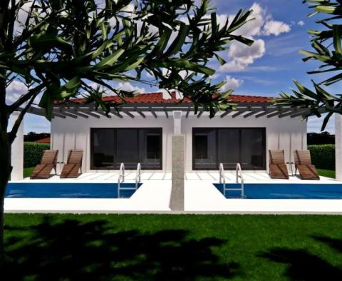 Nová struktura v Buje se dvěma apartmány a dvěma bazény 