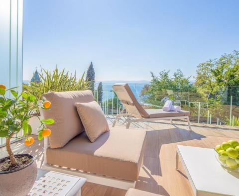 Új luxuslakás Opatija központjában, 150 méterre a tengertől, rezidencia medencével - pic 5
