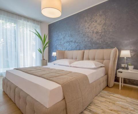 Nouvel appartement de luxe au centre d'Opatija, à 150 mètres de la mer, résidence avec piscine - pic 6