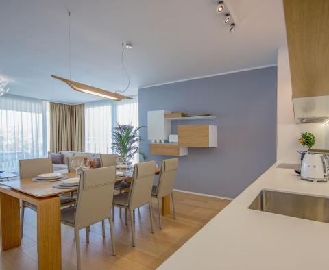 Новая роскошная квартира в центре Опатии, в 150 метрах от моря, резиденция с бассейном - фото 9
