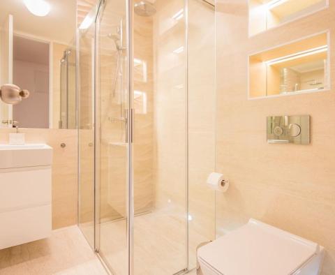 Nový luxusní apartmán v centru Opatije, 150 metrů od moře, rezidence s bazénem - pic 14
