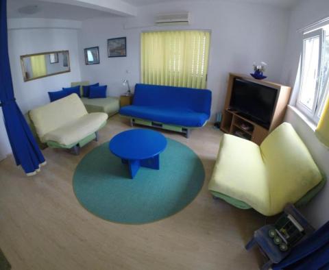 Appartement avec piscine à Ciovo près de Trogir à vendre, à 20 mètres de la plage - pic 15