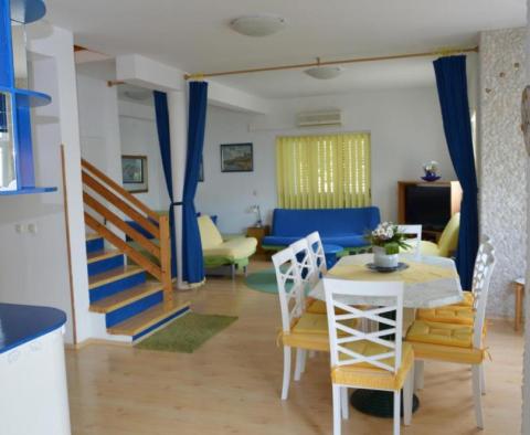 Appartement avec piscine à Ciovo près de Trogir à vendre, à 20 mètres de la plage - pic 25