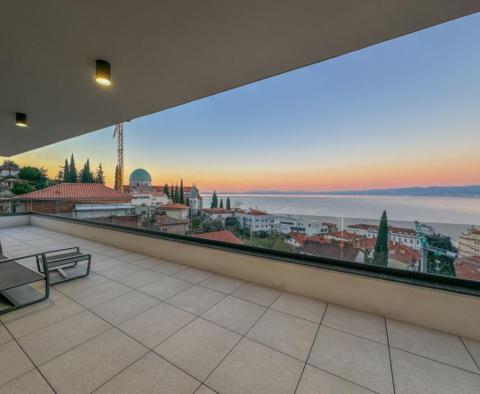 Exklusives Penthouse mit außergewöhnlichem Meerblick, Swimmingpool und Garage in Opatija 