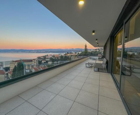 Exclusive penthouse with exceptional sea views, swimming pool and garage in Opatija - pic 9