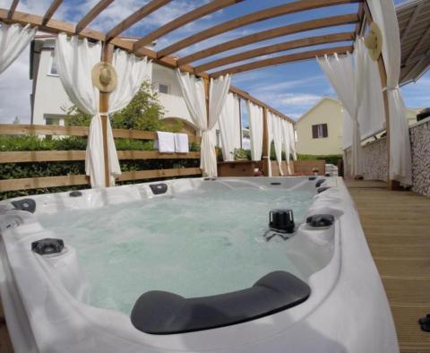 Apart-dům s bazénem na Čiovo u Trogiru na prodej, 20 metrů od pláže - pic 28