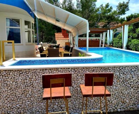 Продается дом с бассейном на Чиово недалеко от Трогира, в 20 метрах от пляжа - фото 5