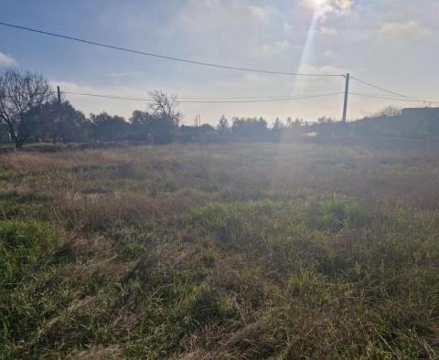 Stadtgrundstück am Stadtrand von Rovinj, 3 km vom Meer entfernt - foto 10