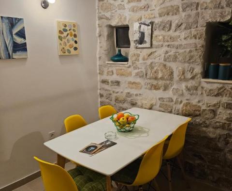 Stylishly renovated stone house in Kastel Luksic only 50 meters from the sea - great price! - pic 10