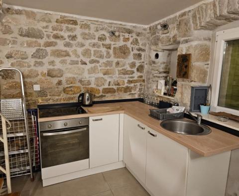 Stylishly renovated stone house in Kastel Luksic only 50 meters from the sea - great price! - pic 3
