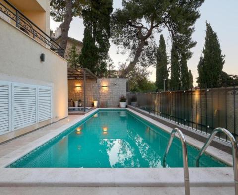 Villa exceptionnelle de style classique à Split, avec piscine et magnifique vue sur la mer - pic 4
