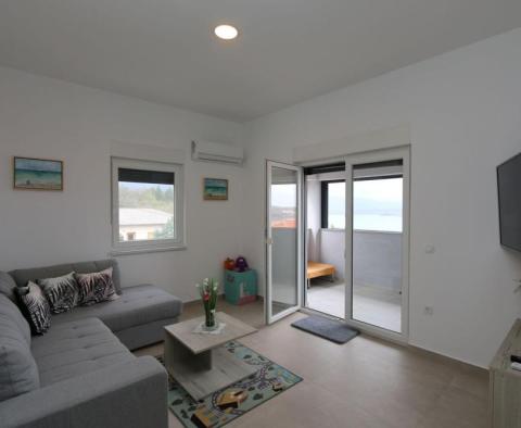 Bájos, két hálószobás apartman tengerre néző kilátással a Soline-öbölben, Krk szigetén - pic 9