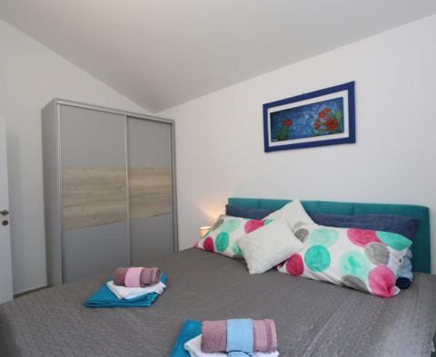 Charmantes Apartment mit zwei Schlafzimmern und Meerblick in der Bucht Soline auf der Insel Krk - foto 12