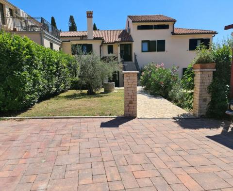 Property in Poreč, 400 meters from the sea, perfect location close to th centre - pic 4
