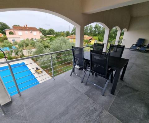 House of 5 apartments with a lot of potential, in a quiet and beautiful location in Porec area - pic 8