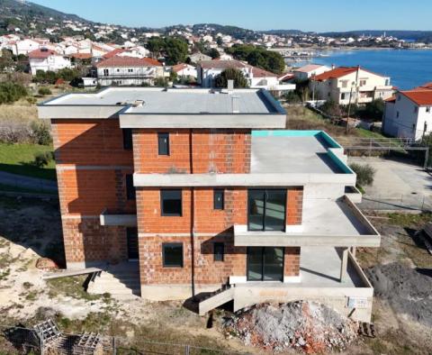 Nouvelle résidence sur l'île de Rab, à 50 mètres de la mer 