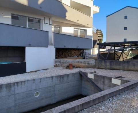 Villetta avec piscine à Rovinj à vendre, à 500 mètres de la mer seulement - pic 4
