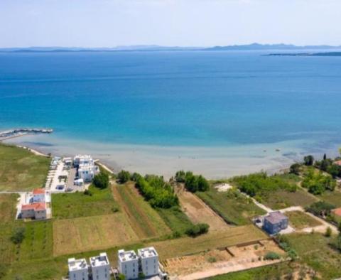 Doppelhaushälfte 80 Meter vom Meer entfernt in der Gegend von Zadar - foto 4