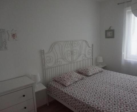 Csodálatos turisztikai ingatlan 6 apartmannal az Omis riviérán, 30 méterre a tengertől - pic 9