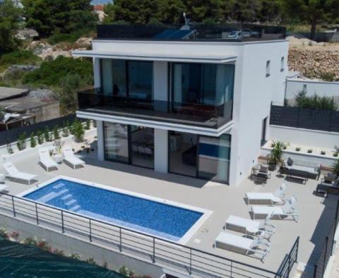 Schöne neue Villa auf der Halbinsel Ciovo, nur 100 Meter vom Meer entfernt - foto 6